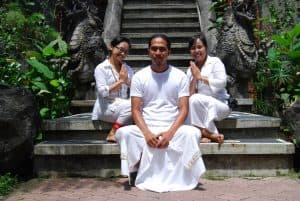 New Moon and Full Moon Pujas at Ashram Munivara