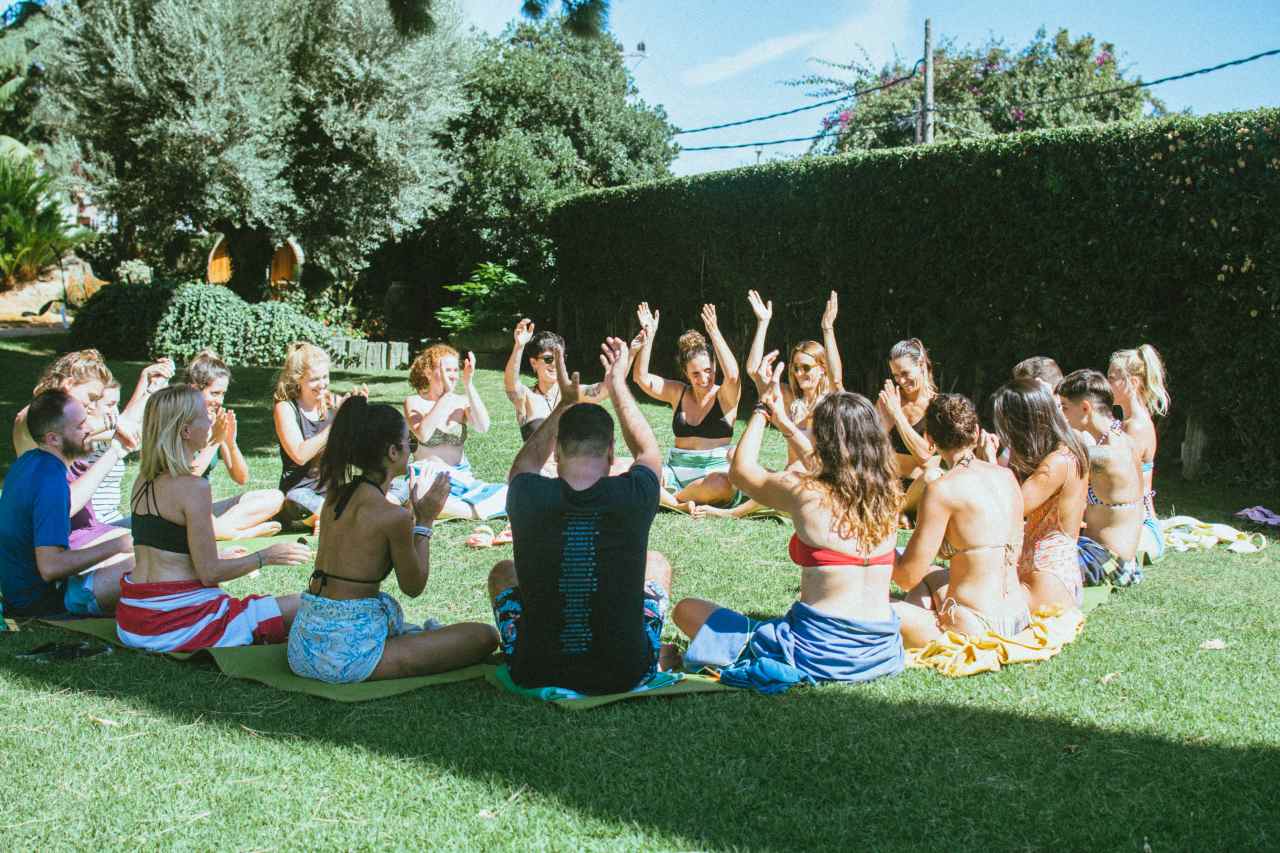 RETIRO DE YOGA Y ACROYOGA