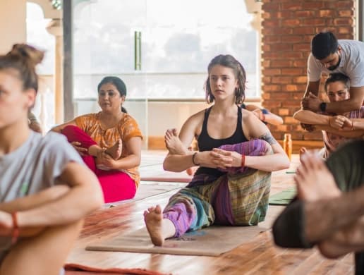100 Hour Yoga Teacher Training In Rishikesh