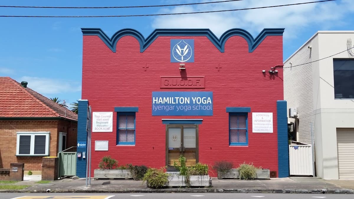 Hamilton Yoga - Iyengar Yoga School logo