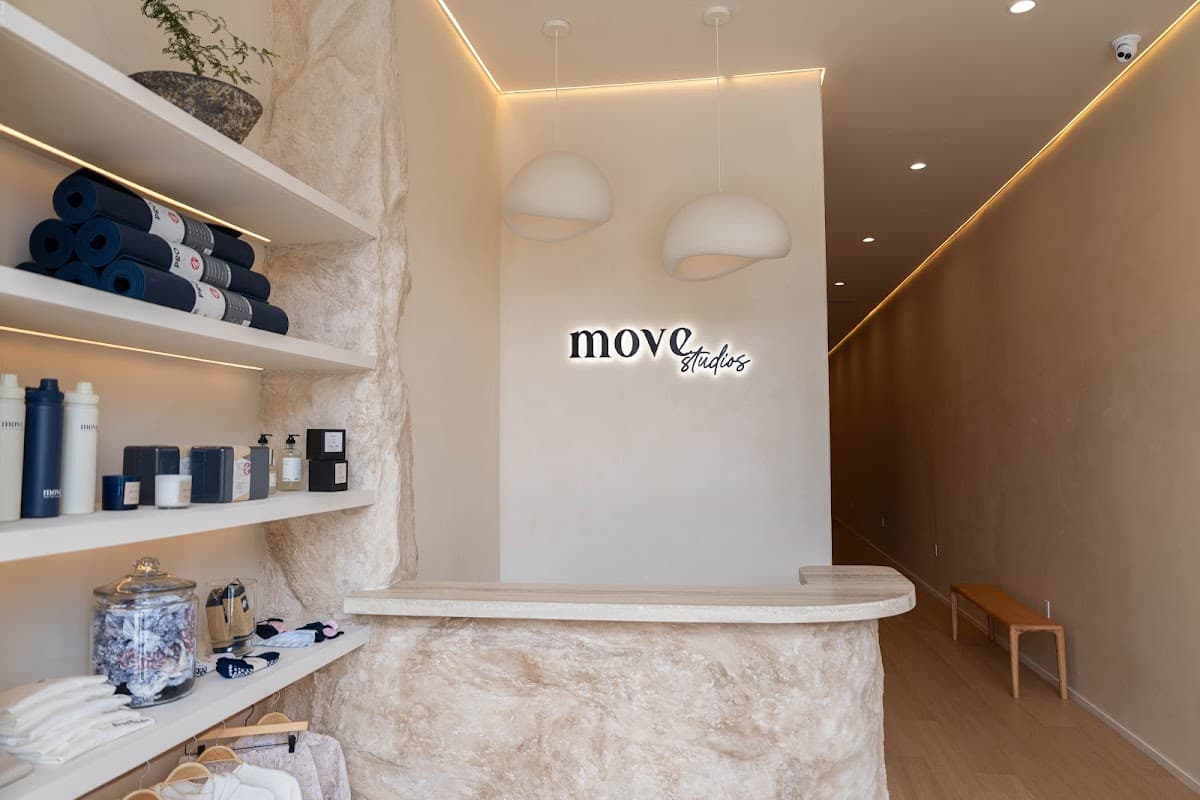 Move Studios - Pilates Yoga Rebounder (Mini Trampoline) (Santa Monica/Venice) logo