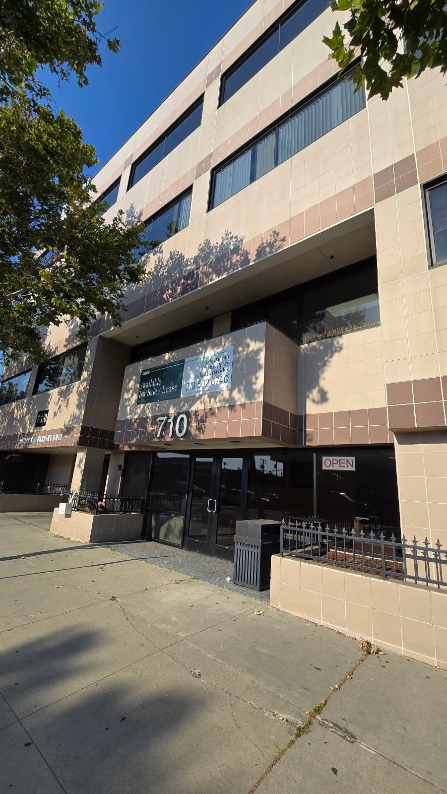 Dr. Kwang Lee Wellness Center 1