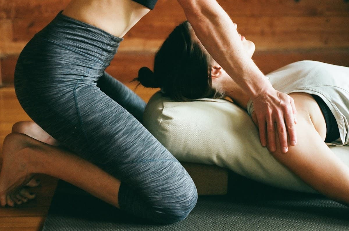 h(OM)e School Private Yoga