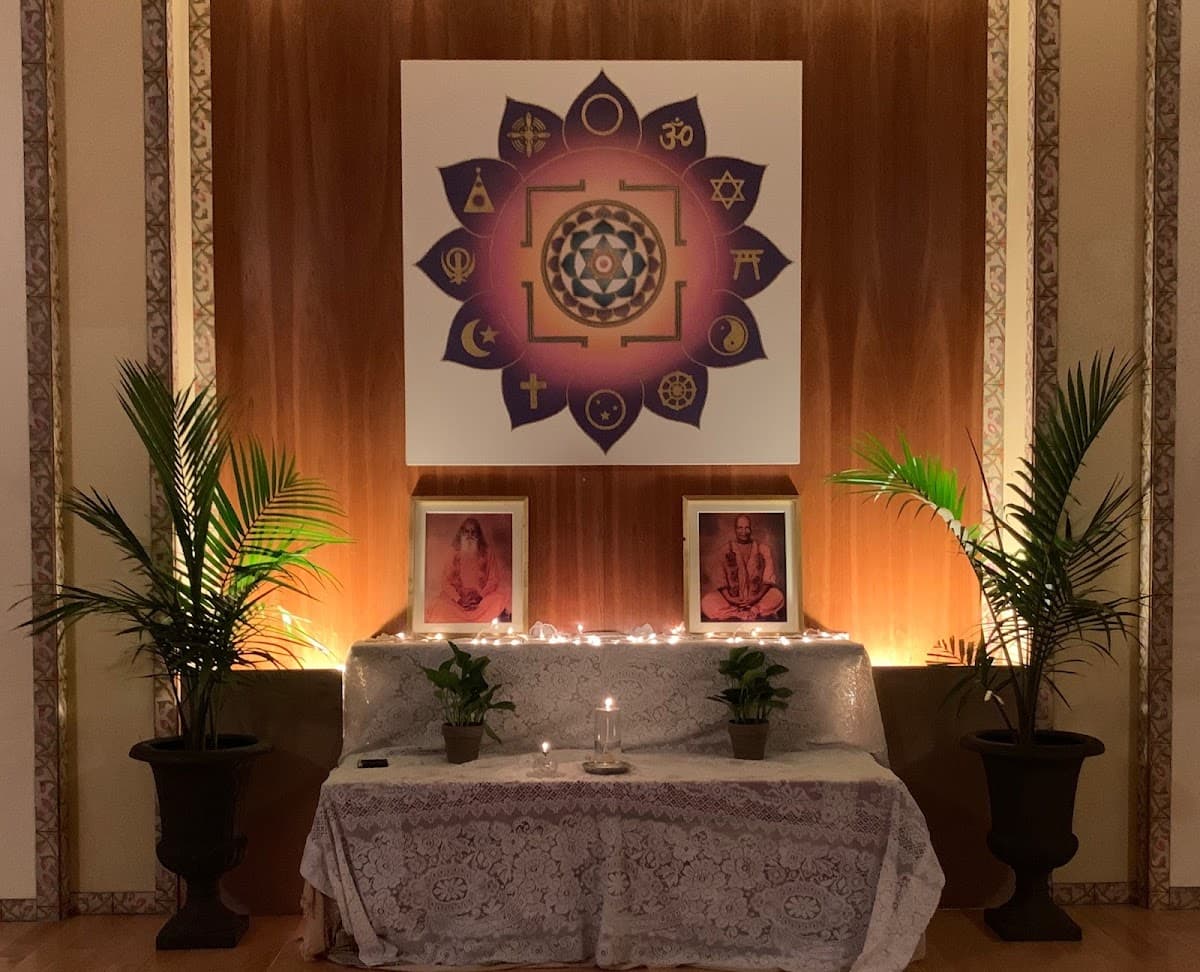 Integral Yoga Institute logo