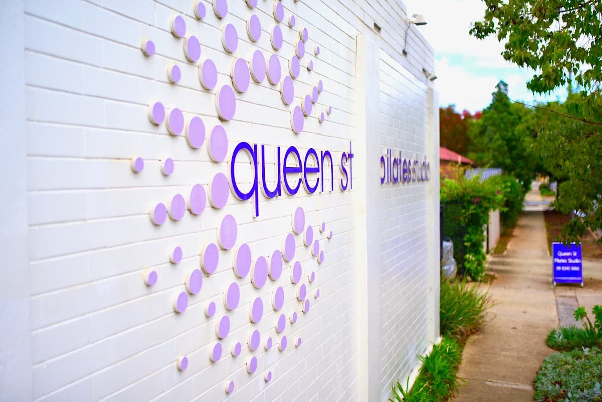 Queen St Pilates Studio logo