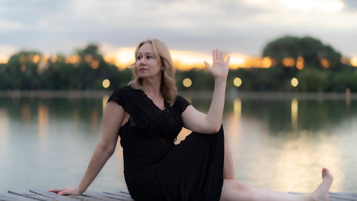 Wellness YoDa – Gentle Flow Yoga, Breathwork & Meditation. Soundbath & Cacao and Breathwork Facilitator. 1