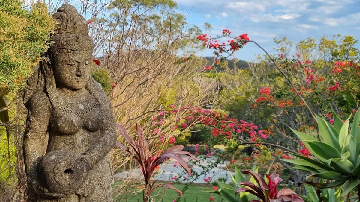 Healing Garden Retreat - Cabin Stays
