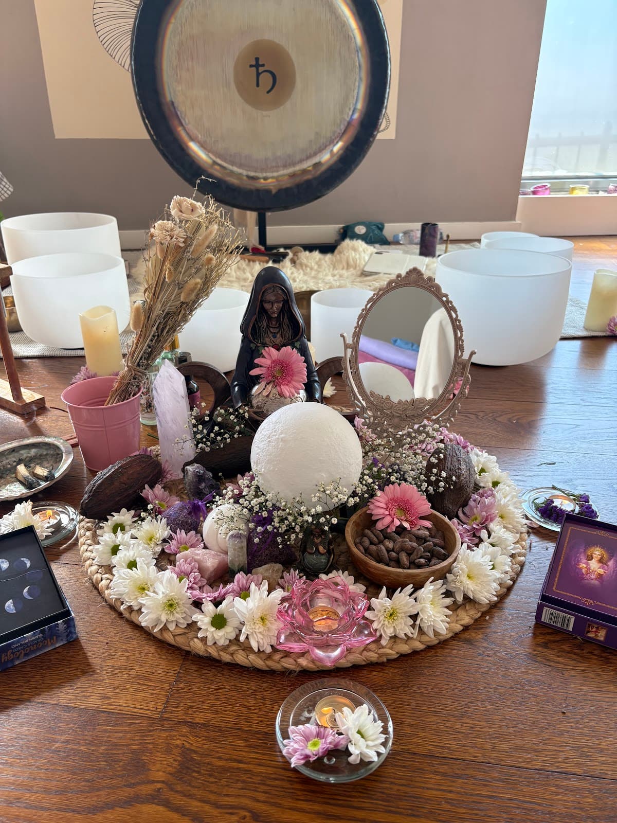 Chakra Mama Healing - Reiki, Sound Healing, Gong Bath, Kundalini & Hatha Yoga, Chakra Balance, Fertility, EFT logo