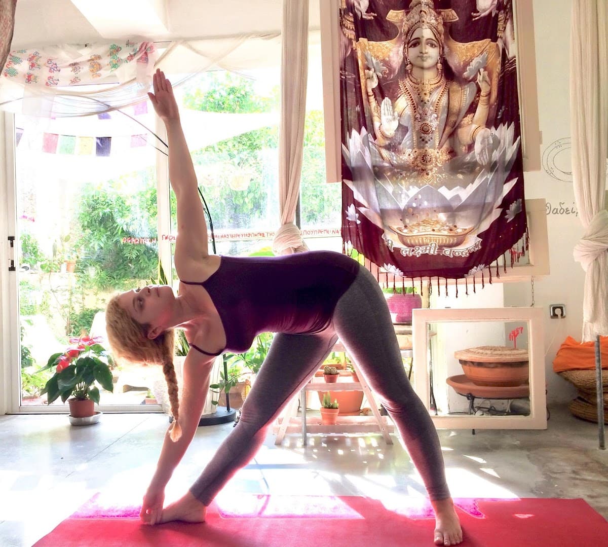 Υoga For The People Ashtanga shala