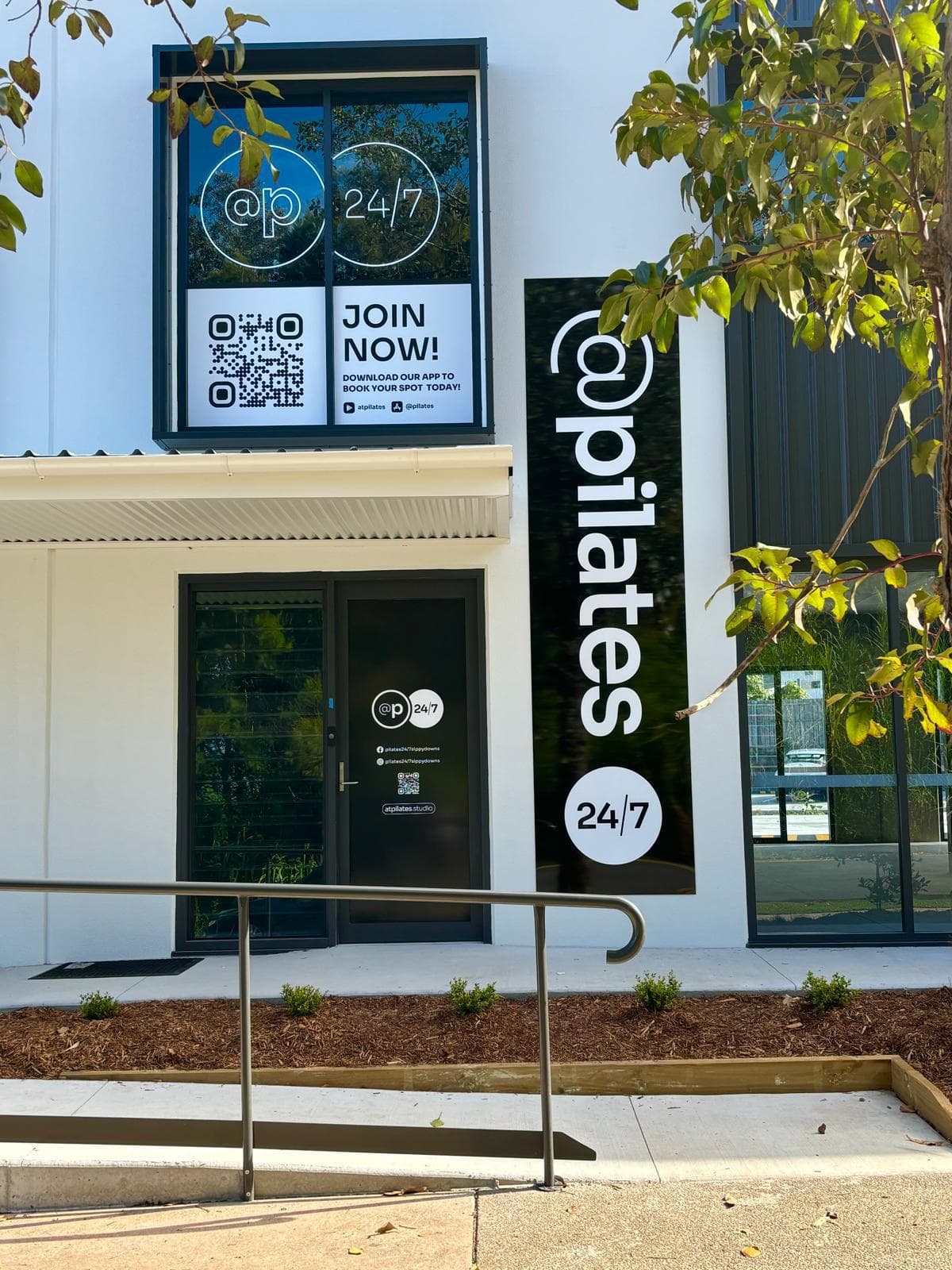 @pilates Sippy Downs logo