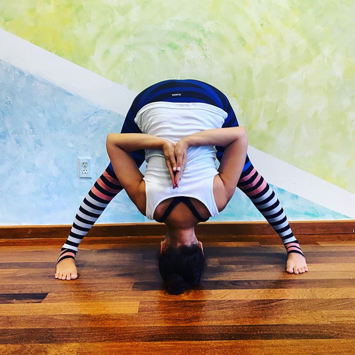 Thrive Yoga Miami logo