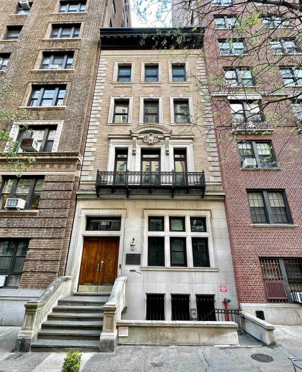 Siddha Yoga Ashram in Manhattan logo