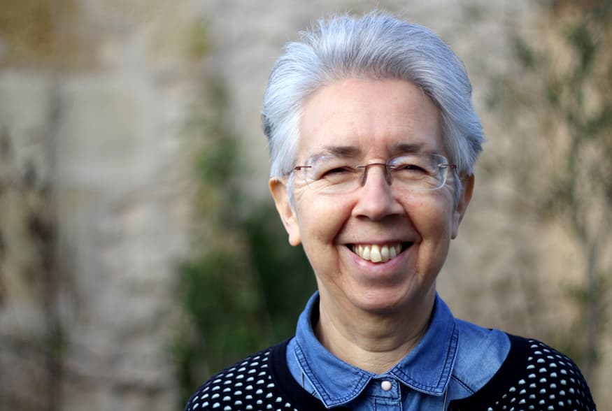 Online: Letting Go in Four Stages