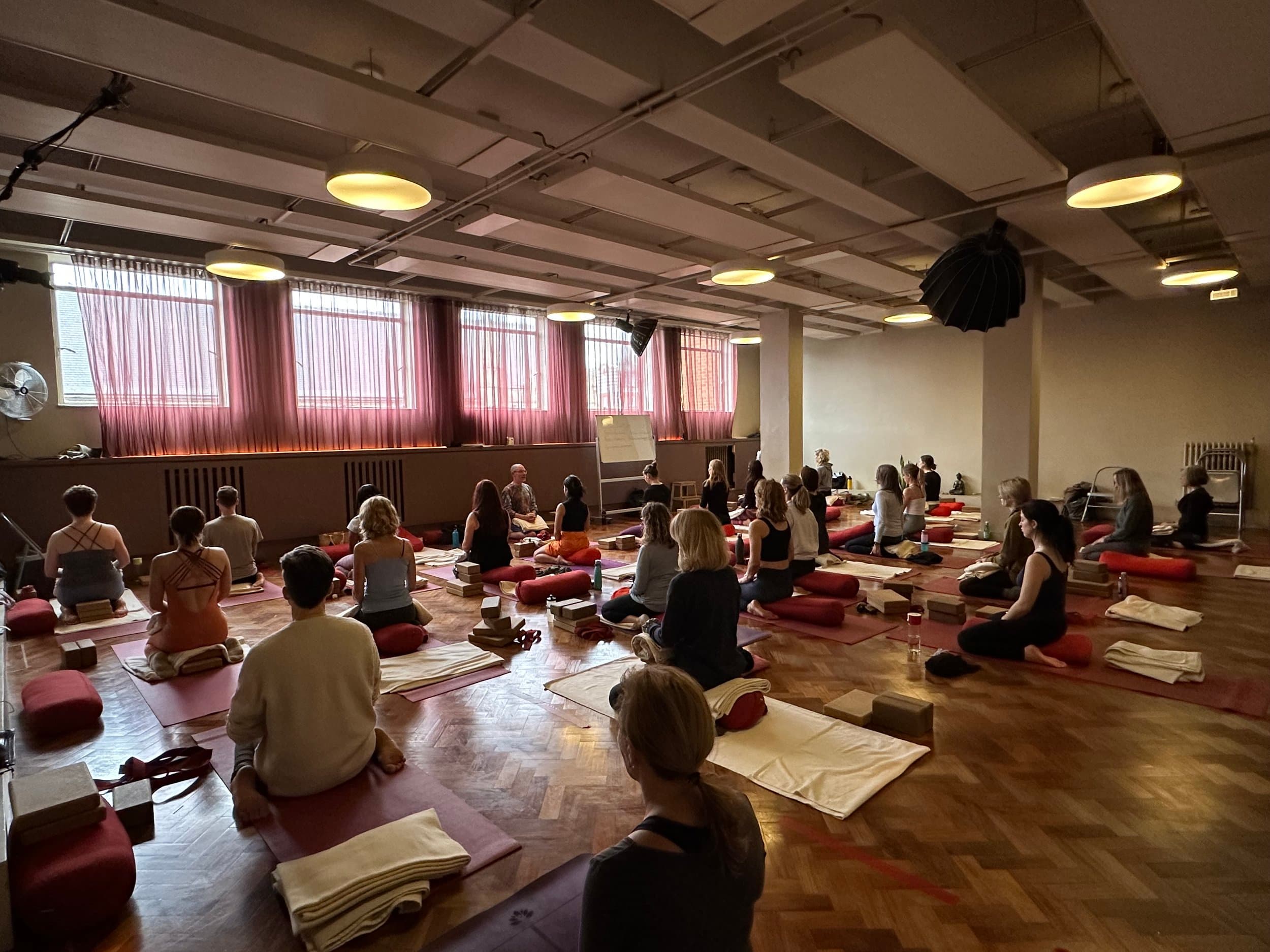 40H - YIN YOGA TEACHER TRAINING 1