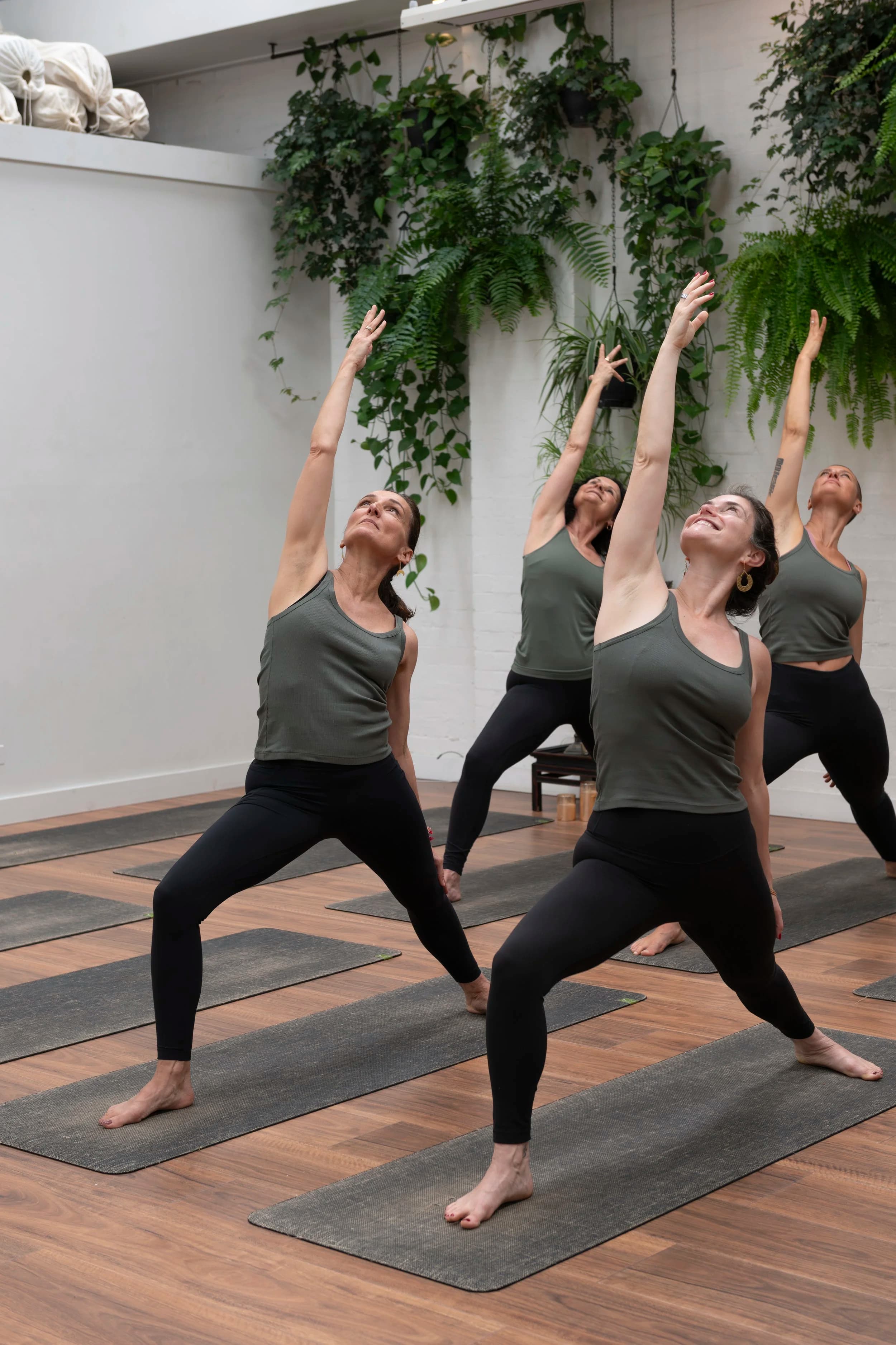 YOGA TEACHER TRAINING (200 HOURS) 1