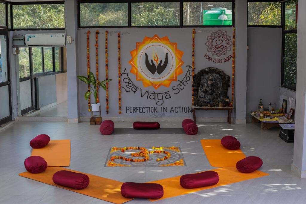 Yoga Vidya School | Yoga Teacher Training School, Rishikesh logo