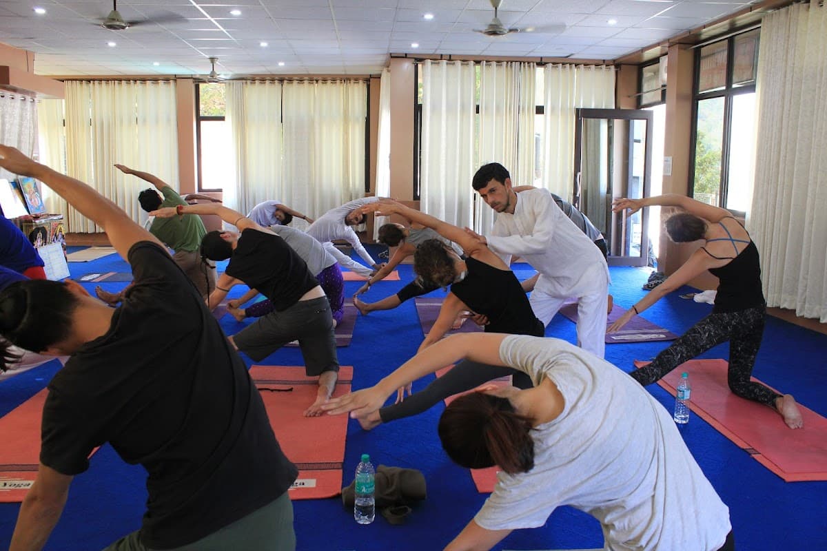 Swami Vivekananda Yoga & Reiki School Rishikesh.The Best Yoga Teacher Training School in Rishikesh