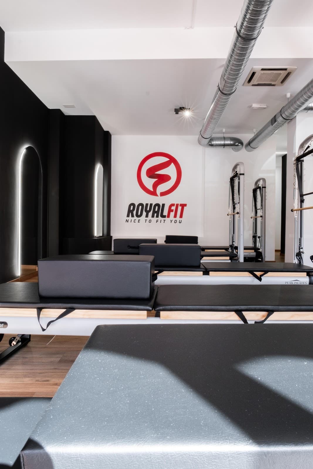 Royalfit | Studio Pilates Reformer ad Ostia logo