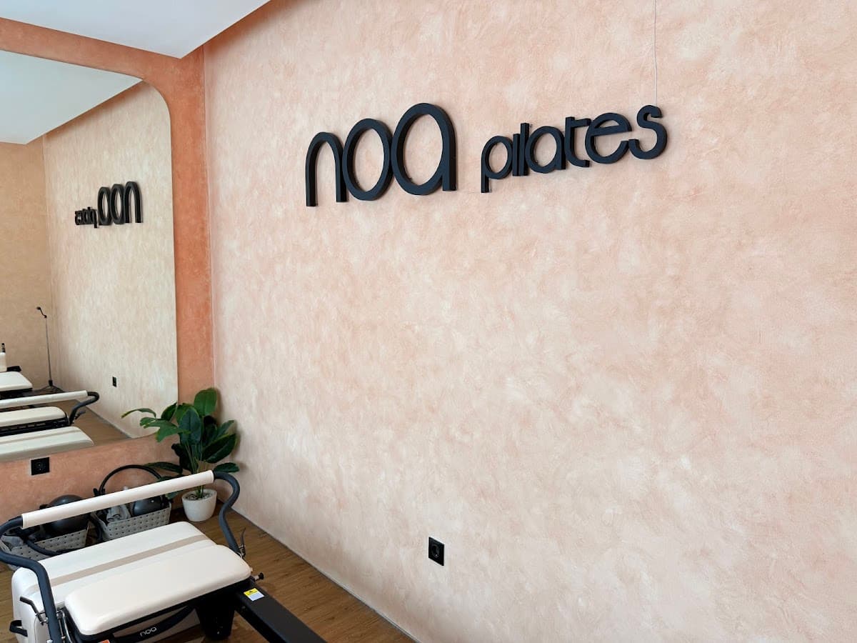 Noa Pilates Studio logo