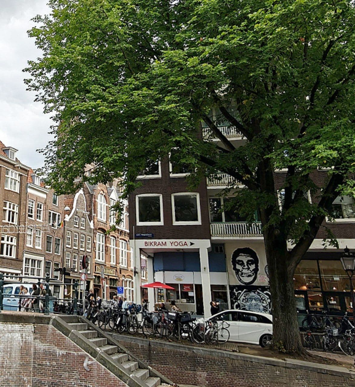 BECOME yoga Amsterdam - Centrum (formally Bikram Yoga Amsterdam) logo